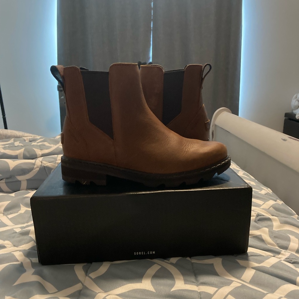 Sorry Lennox Chelsea boots